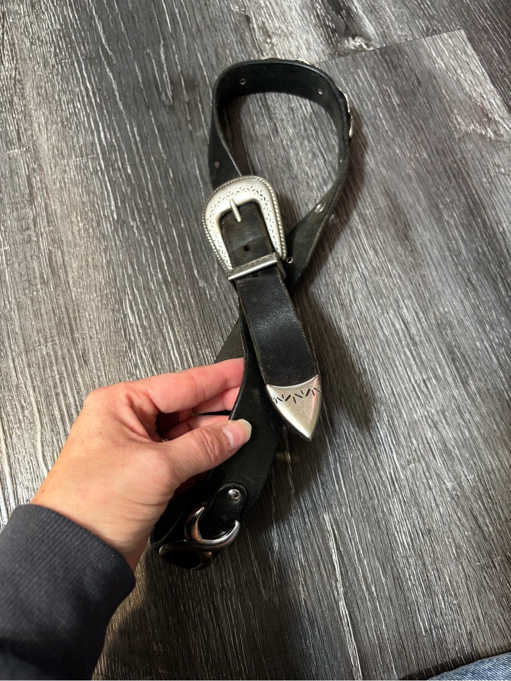 Vintage 100% Genuine Leather Western Belt Black Silver Concho Hardware Size M/L - Picture 2 of 7